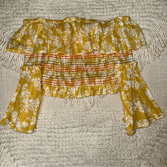 TULAROSA yellow / white floral smocked two-piece crop top and skirt set S / M - Picture 2 of 9